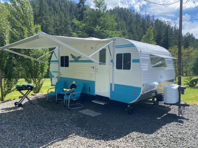 Umpqua'S Last Resort - Wilderness Cabins, Rv Park & Glamping Idleyld Park Exterior foto